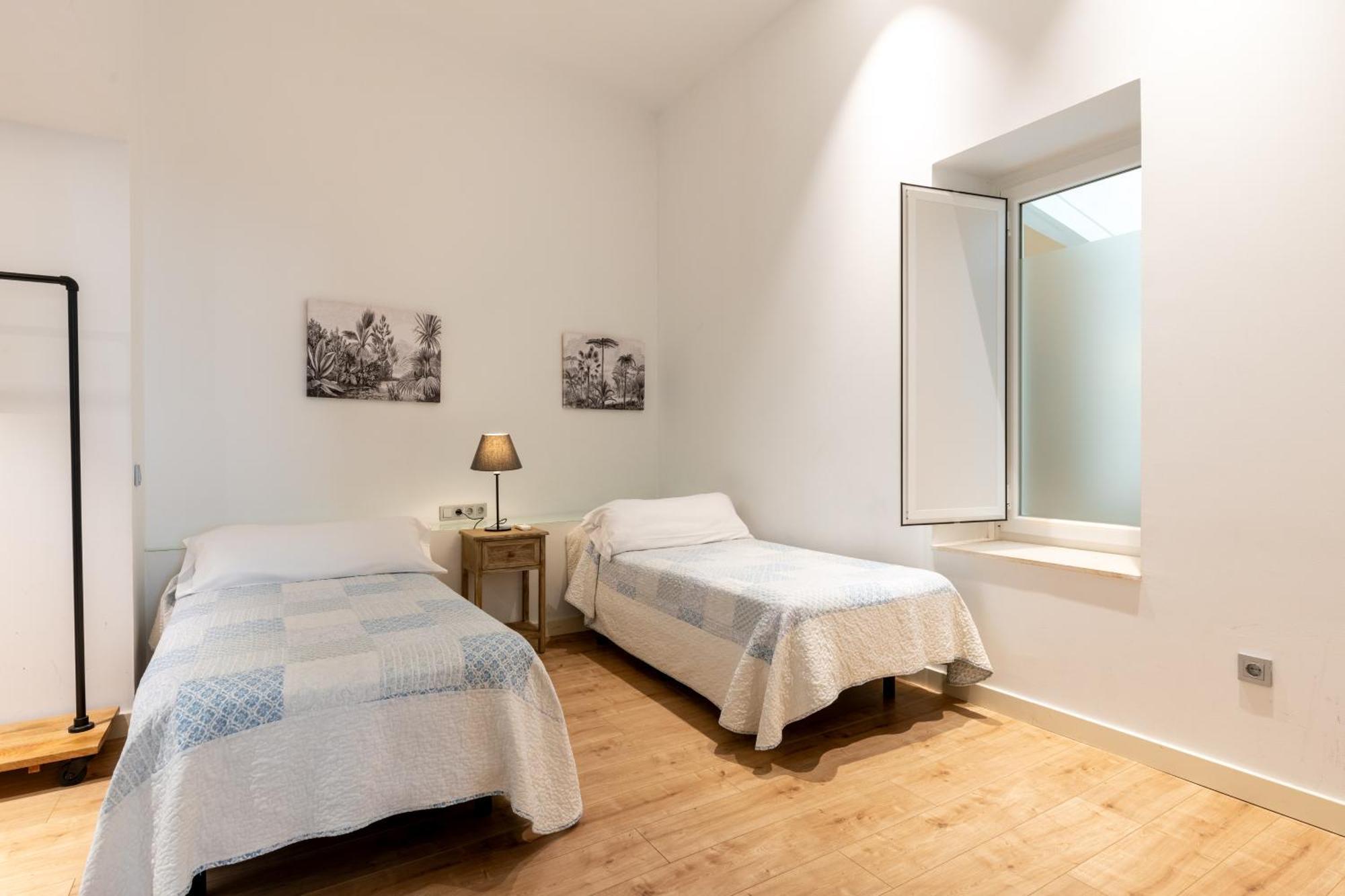 Apartamentos Lanza Seville Exterior photo